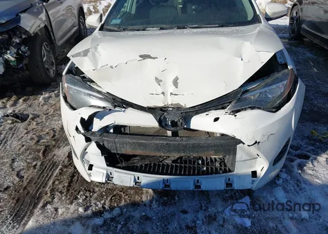 2018 Toyota Corolla Le z USA, uszkodzony, nr VIN 2T1BURHEXJC053104